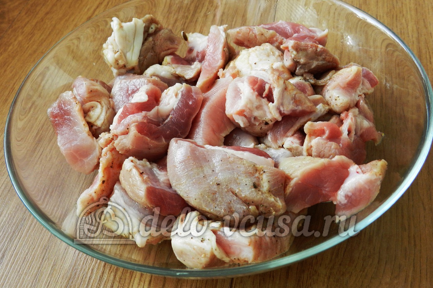Шаг 1 приготовления Свинина с овощами в духовке