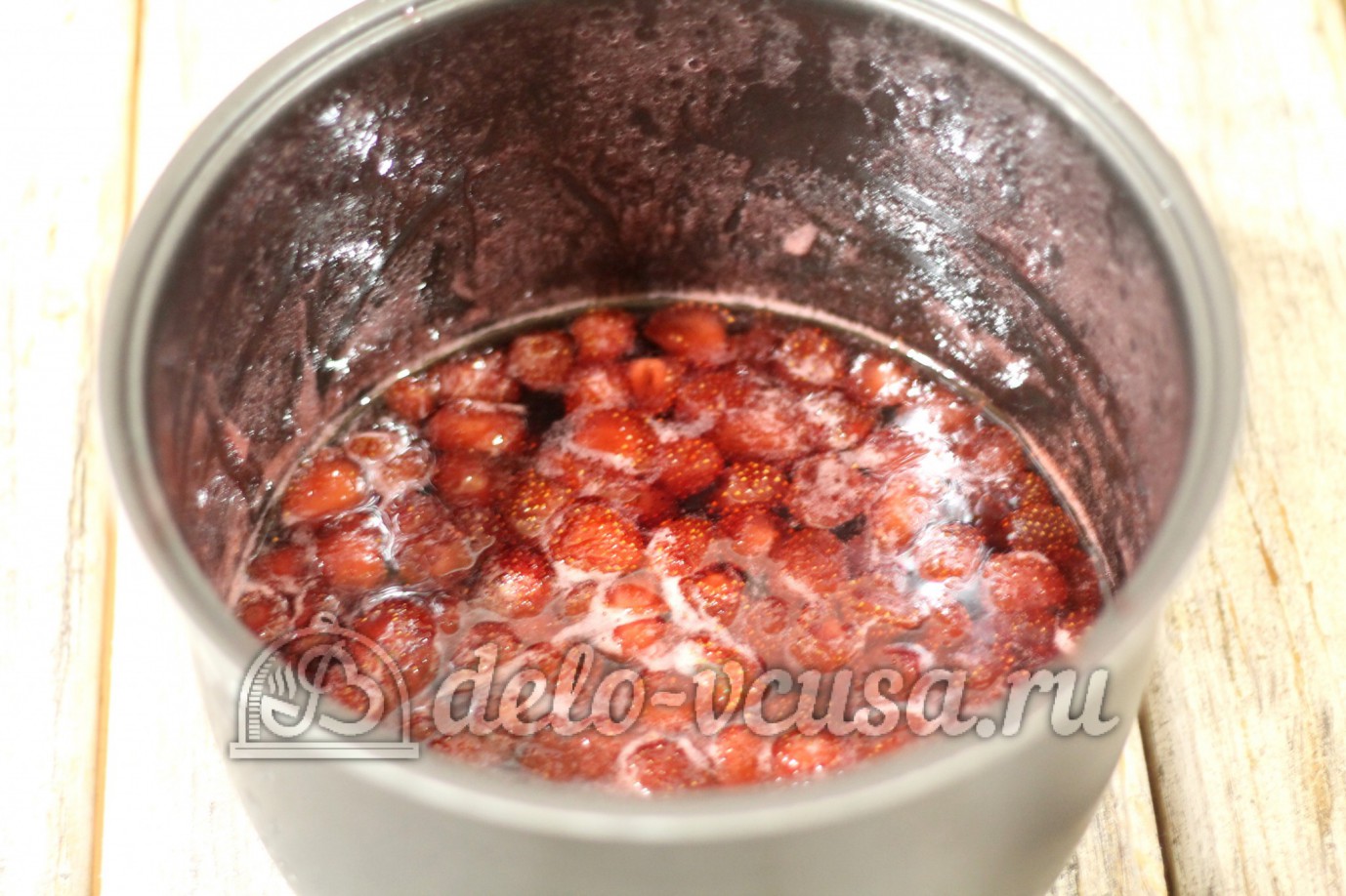 Шаг 4 приготовления Клубничное варенье в мультиварке