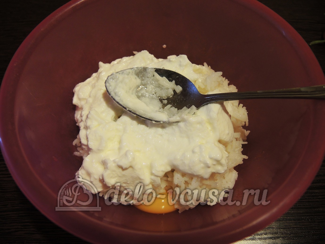 Шаг 4 приготовления Кюкю (омлет с зеленью)