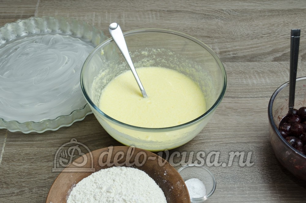 Шаг 8 приготовления Бисквитный пирог с вишней