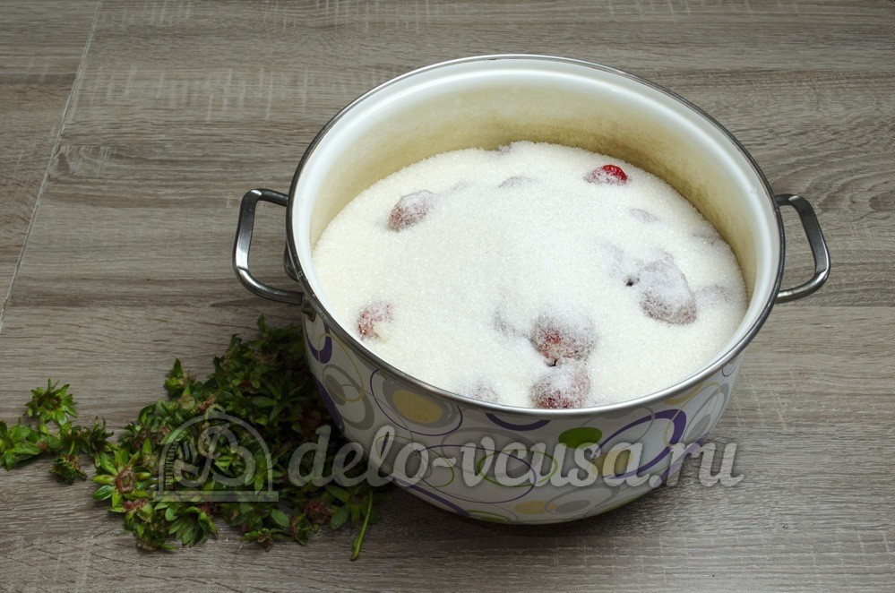 Шаг 3 приготовления Варенье из клубники
