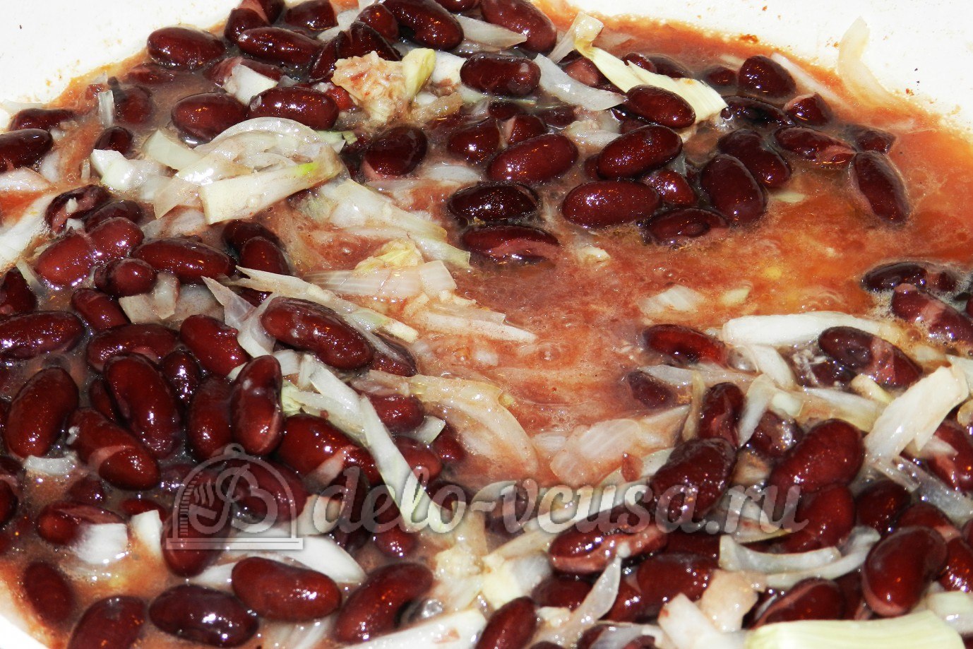 Шаг 8 приготовления Курица с красной фасолью в духовке