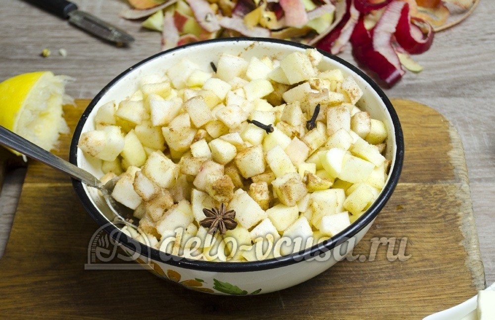 Шаг 3 приготовления Пирог с яблоками закрытый