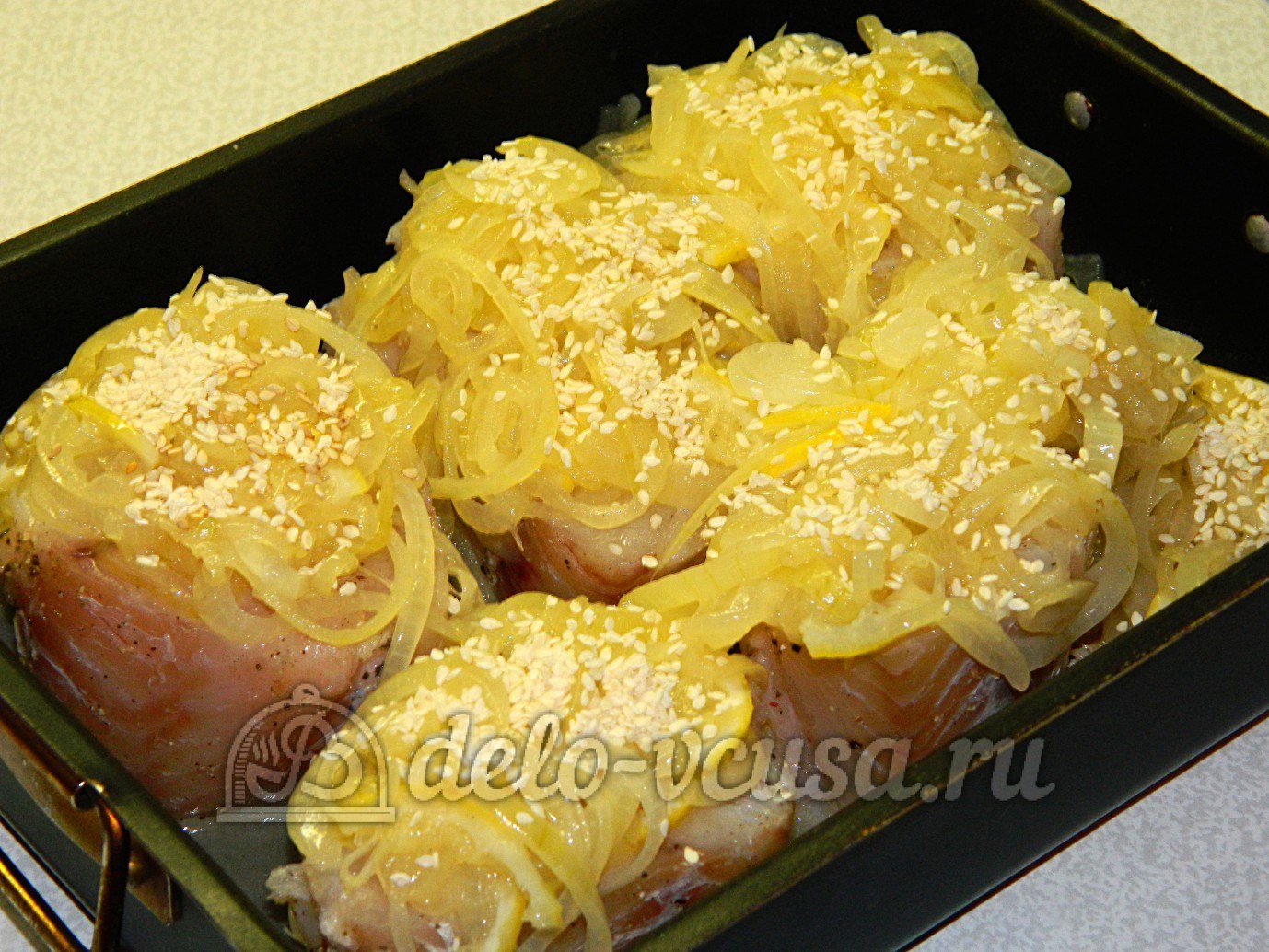 Шаг 13 приготовления Треска под лимонно-луковым соусом
