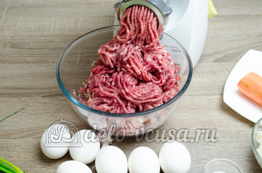 Шаг 3 приготовления Мясной рулет с яйцом
