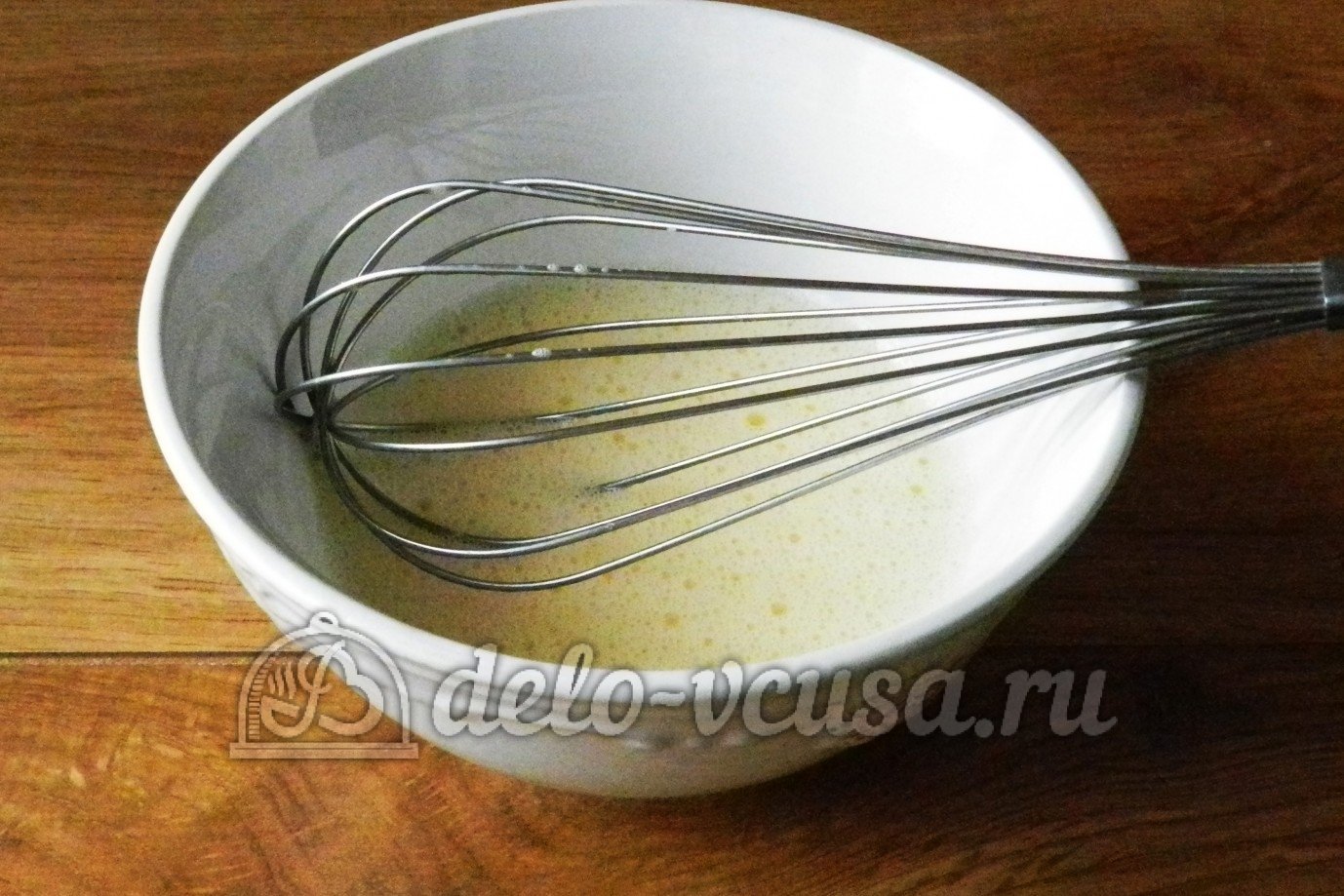 Шаг 3 приготовления Рулет с бананом и сгущенкой