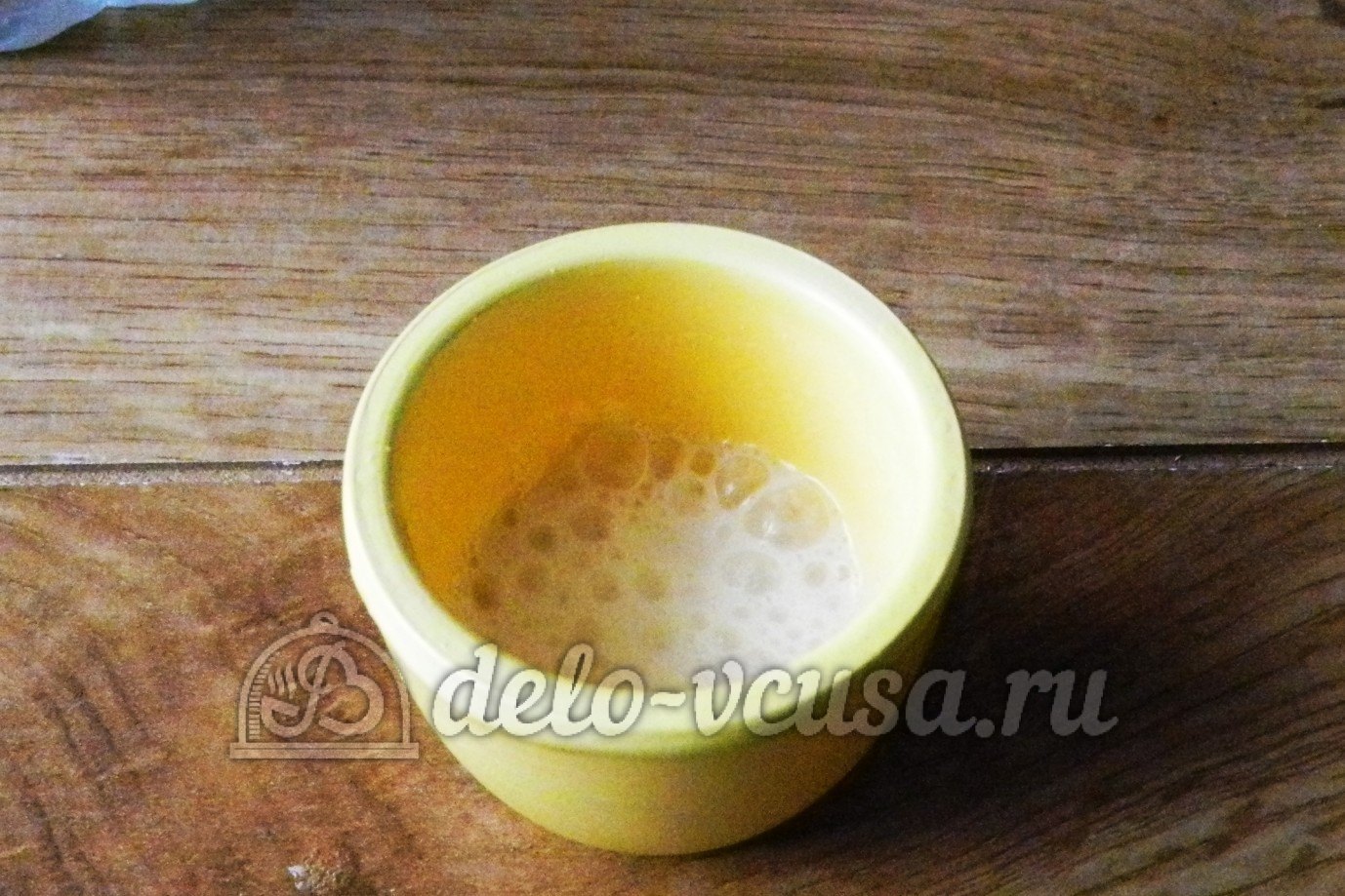 Шаг 4 приготовления Рулет с бананом и сгущенкой