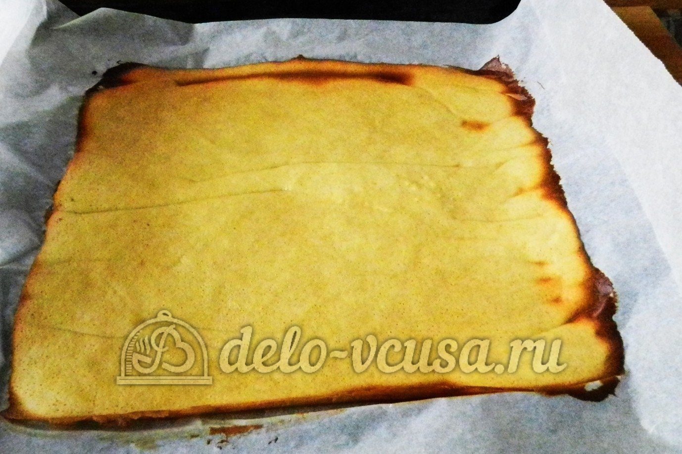 Шаг 9 приготовления Рулет с бананом и сгущенкой