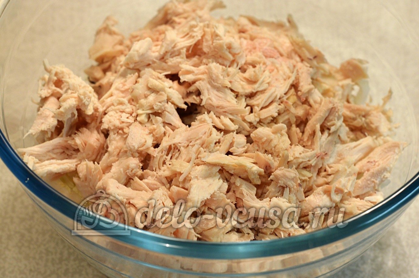 Шаг 1 приготовления Салат с блинами, кукурузой, капустой и курицей