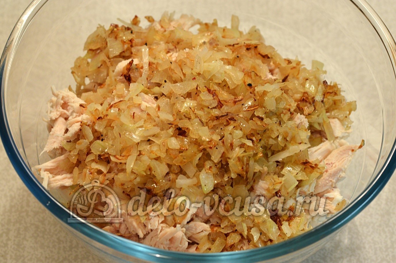Шаг 3 приготовления Салат с блинами, кукурузой, капустой и курицей