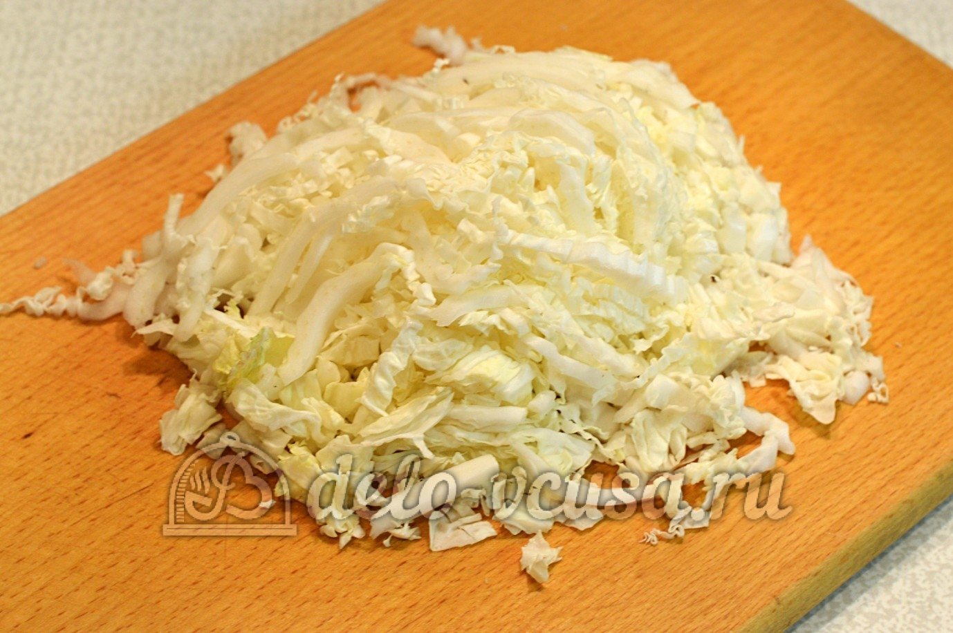 Шаг 6 приготовления Салат с блинами, кукурузой, капустой и курицей