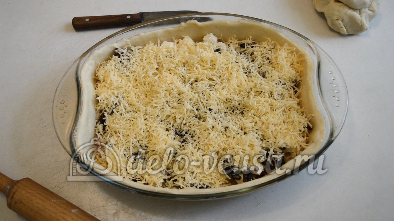 Шаг 12 приготовления Пирог с курицей, грибами и сыром