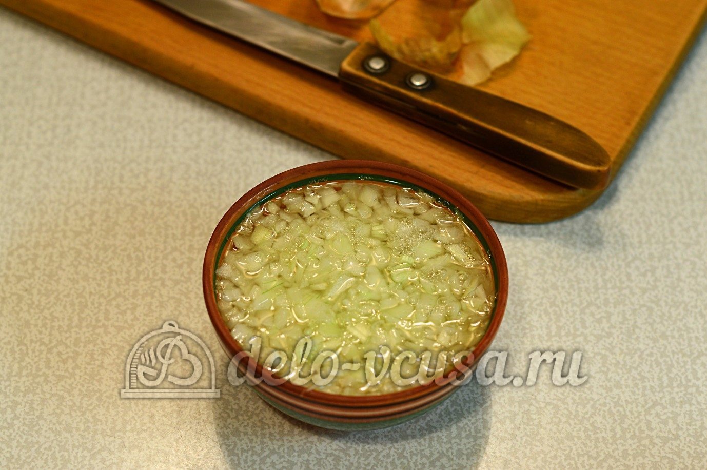 Шаг 1 приготовления Салат с печенью трески и овощами
