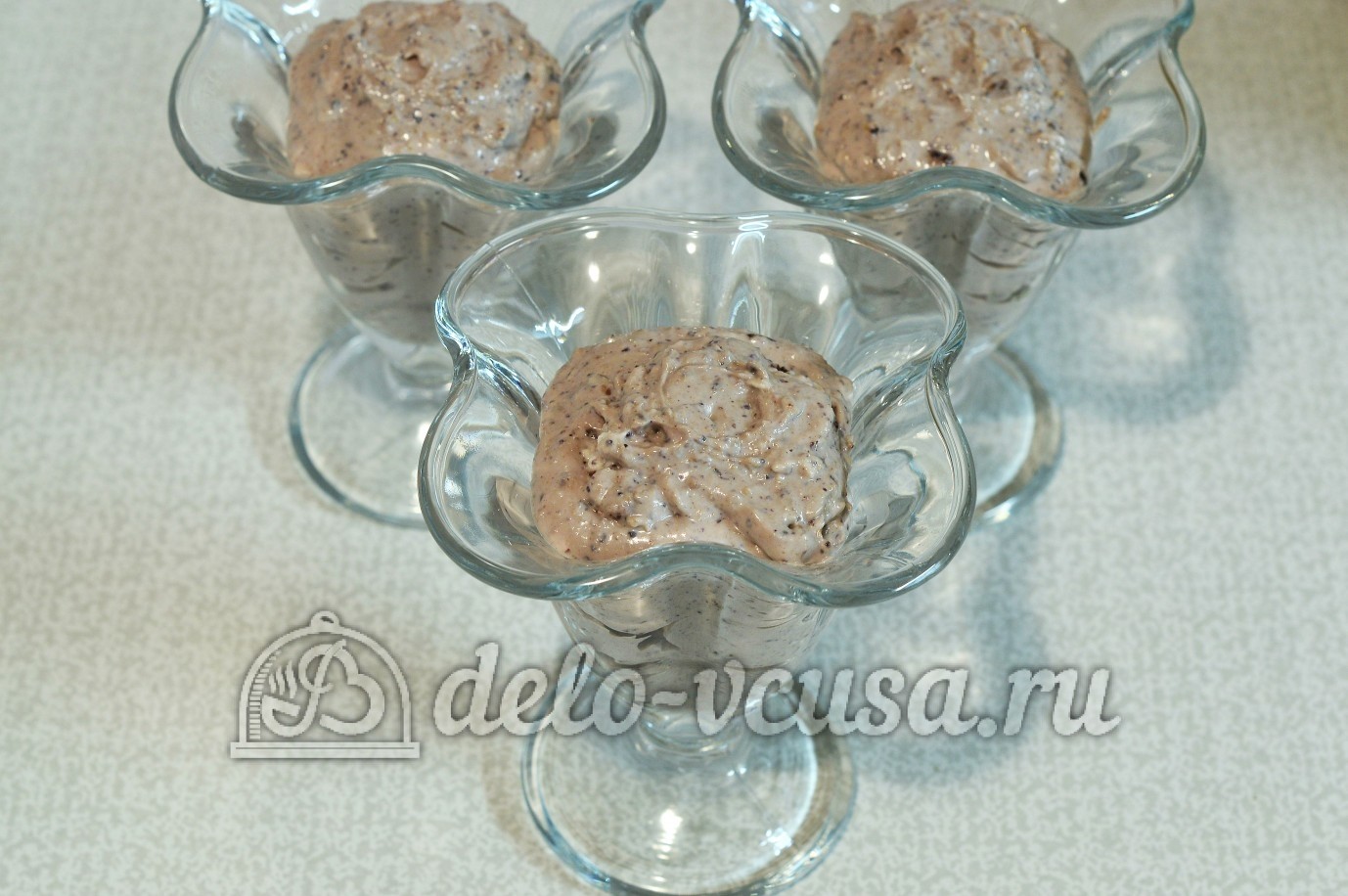 Шаг 6 приготовления Творог с овсянкой, орехами и изюмом