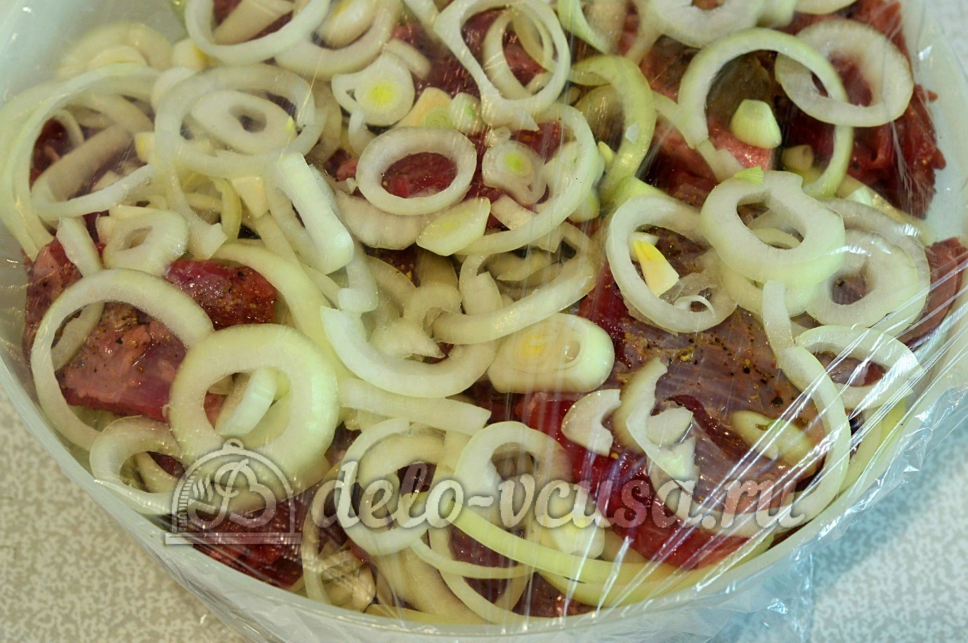 Шаг 9 приготовления Говядина кусочками в рукаве