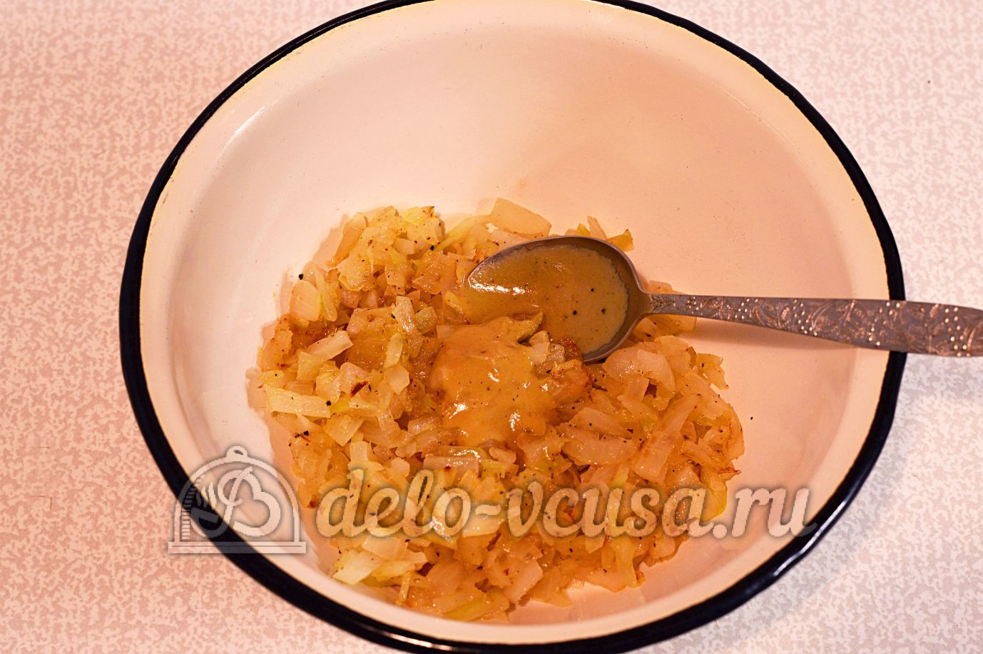 Шаг 3 приготовления Лаваш с сыром и луком