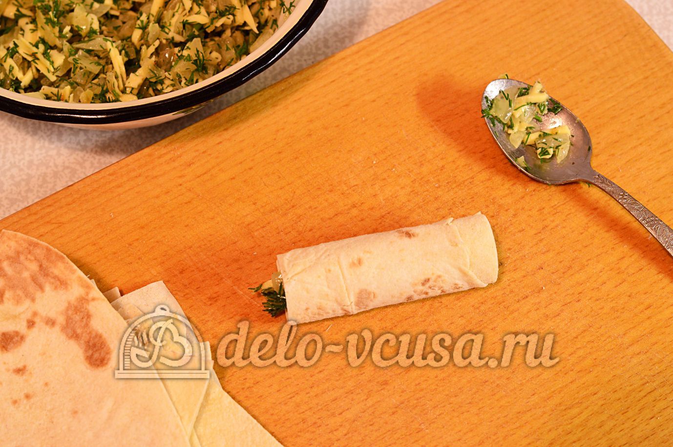 Шаг 9 приготовления Лаваш с сыром и луком