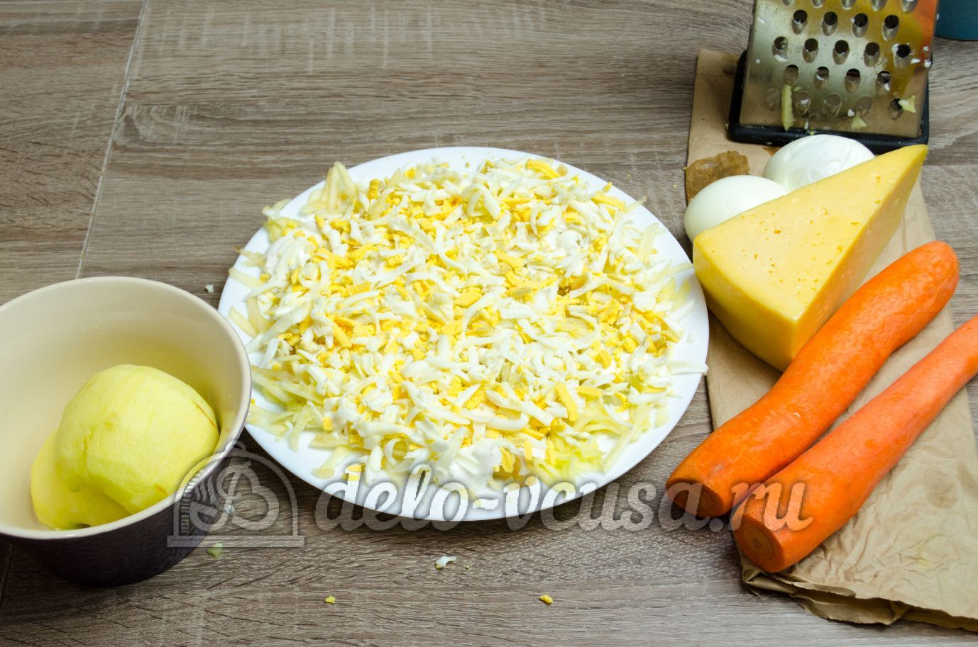 Шаг 8 приготовления Салат из яблока, моркови и сыра