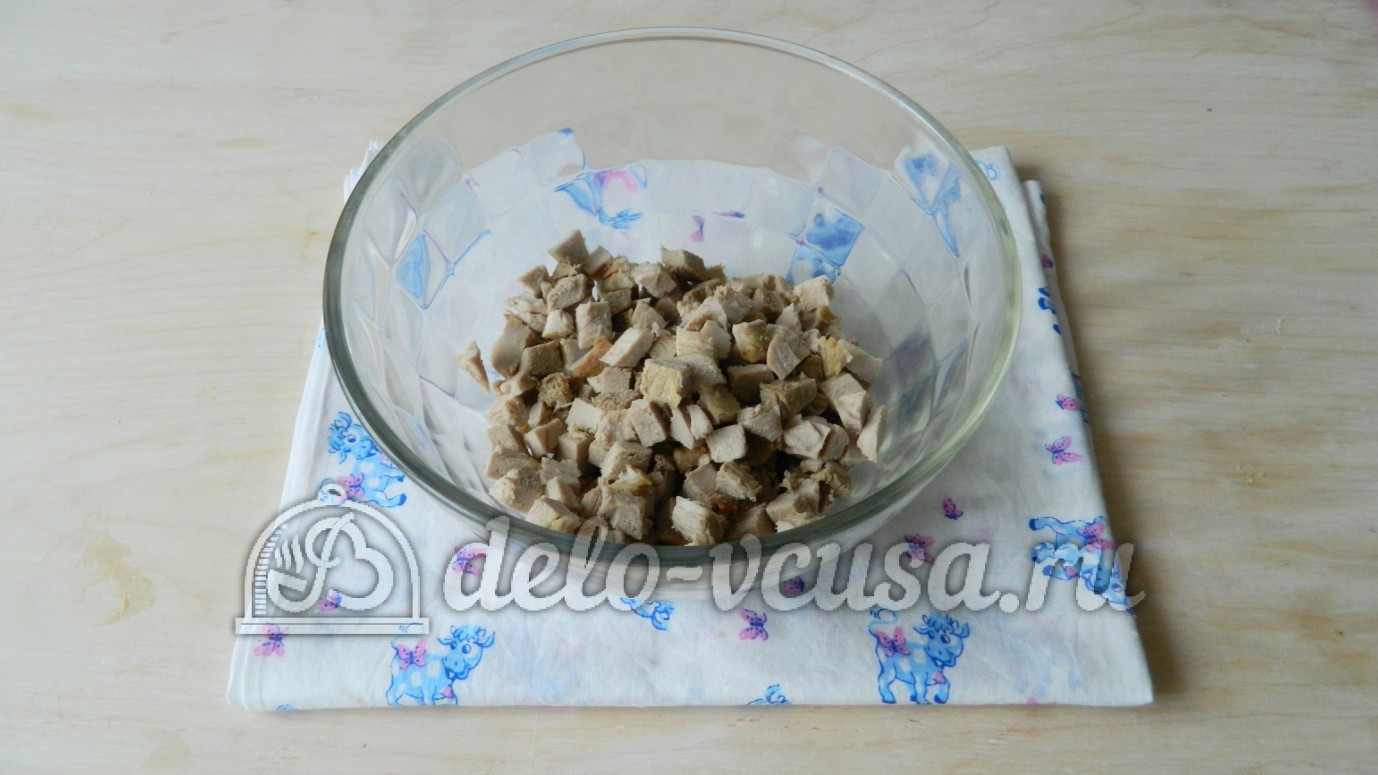 Шаг 1 приготовления Оливье с мясом