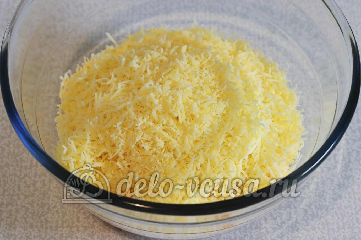 Шаг 3 приготовления Закуска на чипсах с сыром