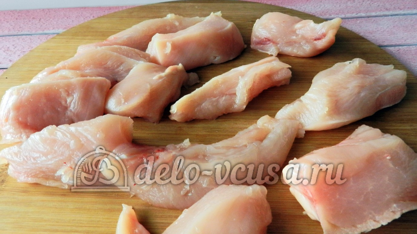 Шаг 1 приготовления Куриное филе в сухарях