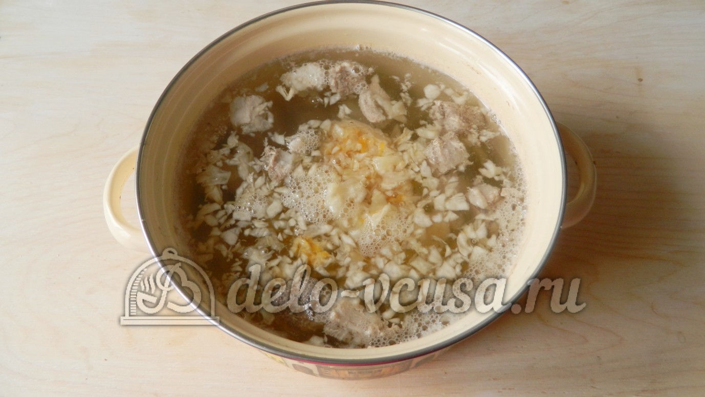 Шаг 2 приготовления Щи из квашеной капусты