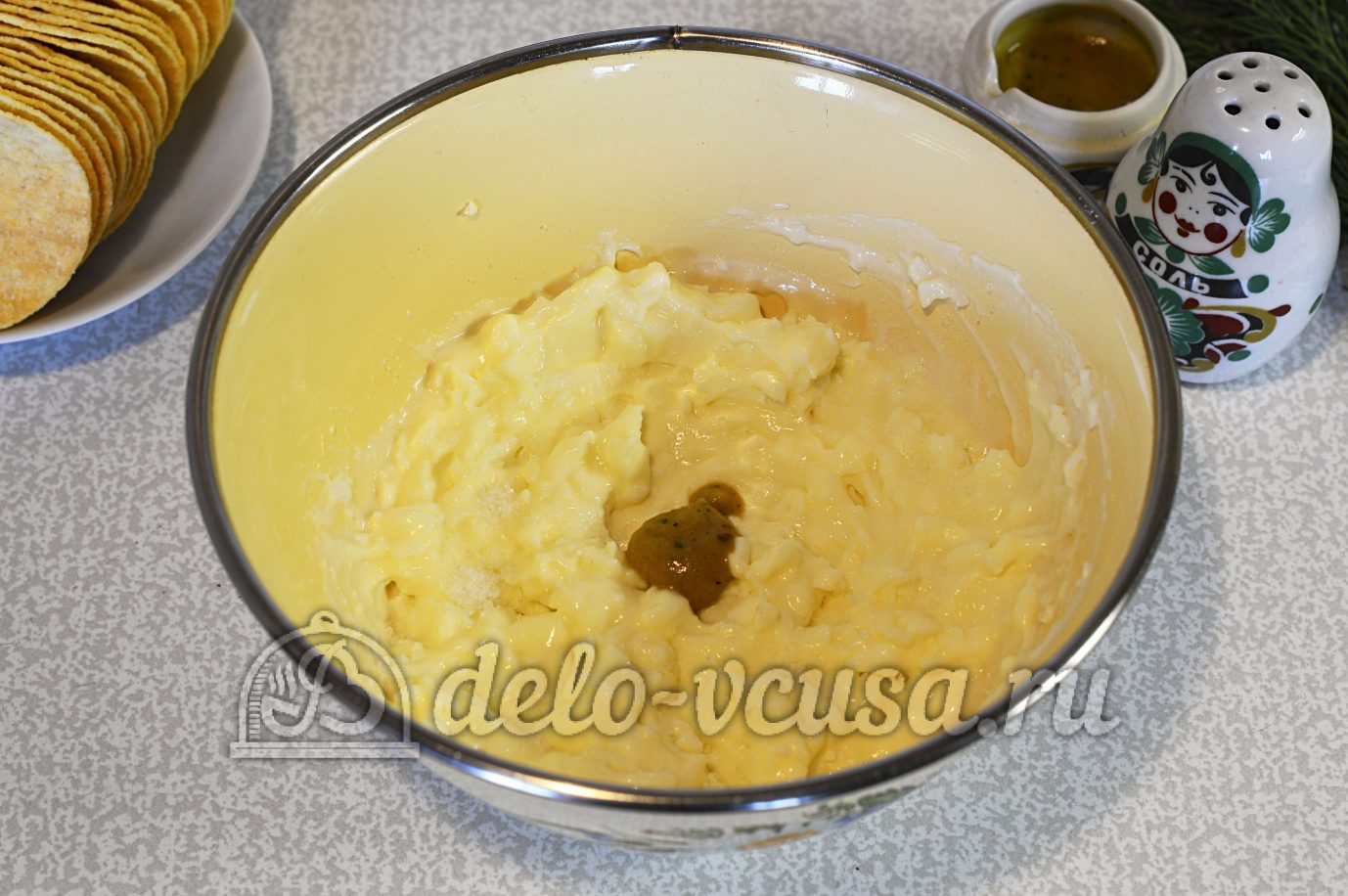 Шаг 3 приготовления Сырная закуска на чипсах