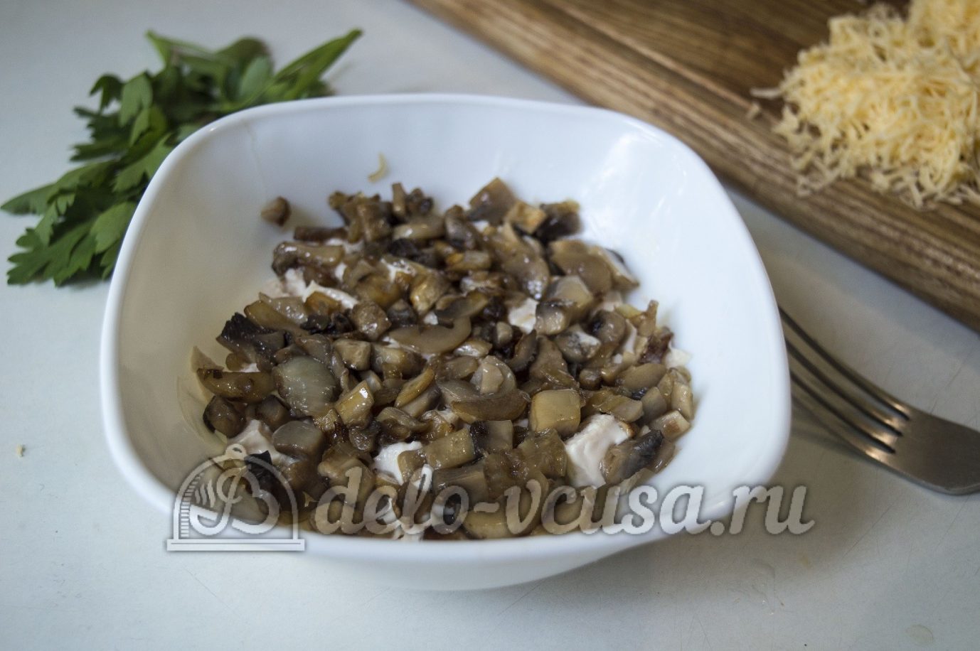 Шаг 4 приготовления Салат Курочка ряба с грибами