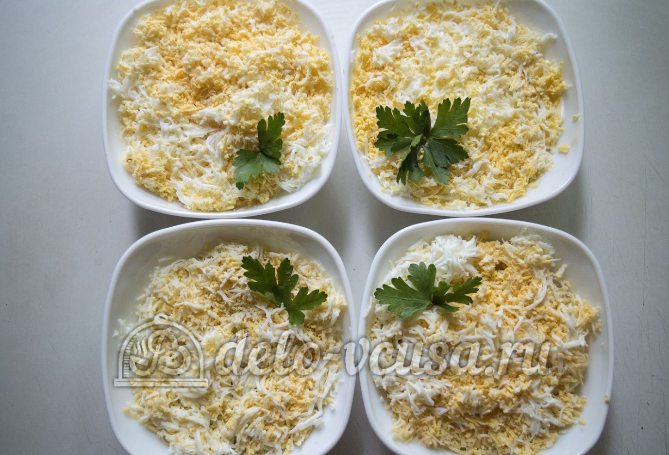 Шаг 5 приготовления Салат Курочка ряба с грибами