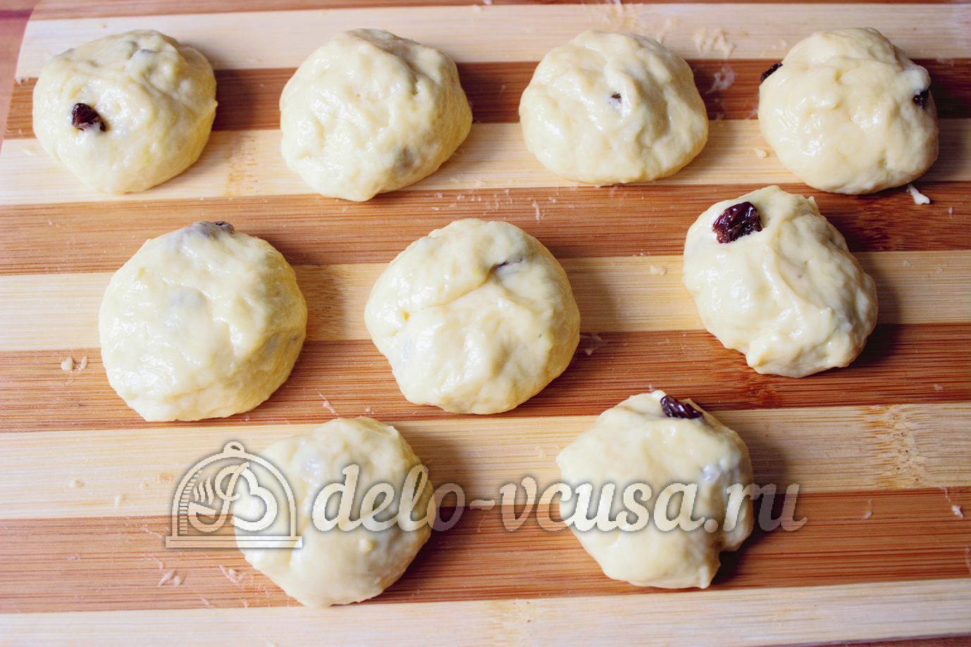 Шаг 10 приготовления Дрожжевые булочки с изюмом