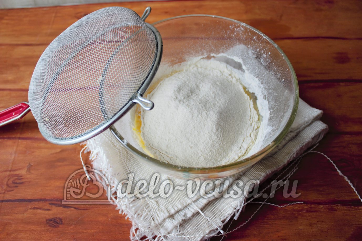 Шаг 4 приготовления Дрожжевые булочки с изюмом