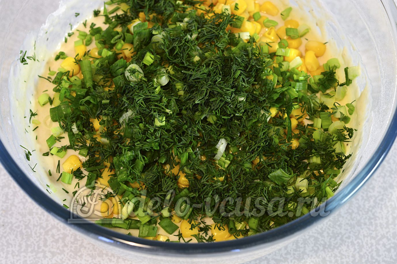 Шаг 5 приготовления Маффины с кукурузой и зеленью