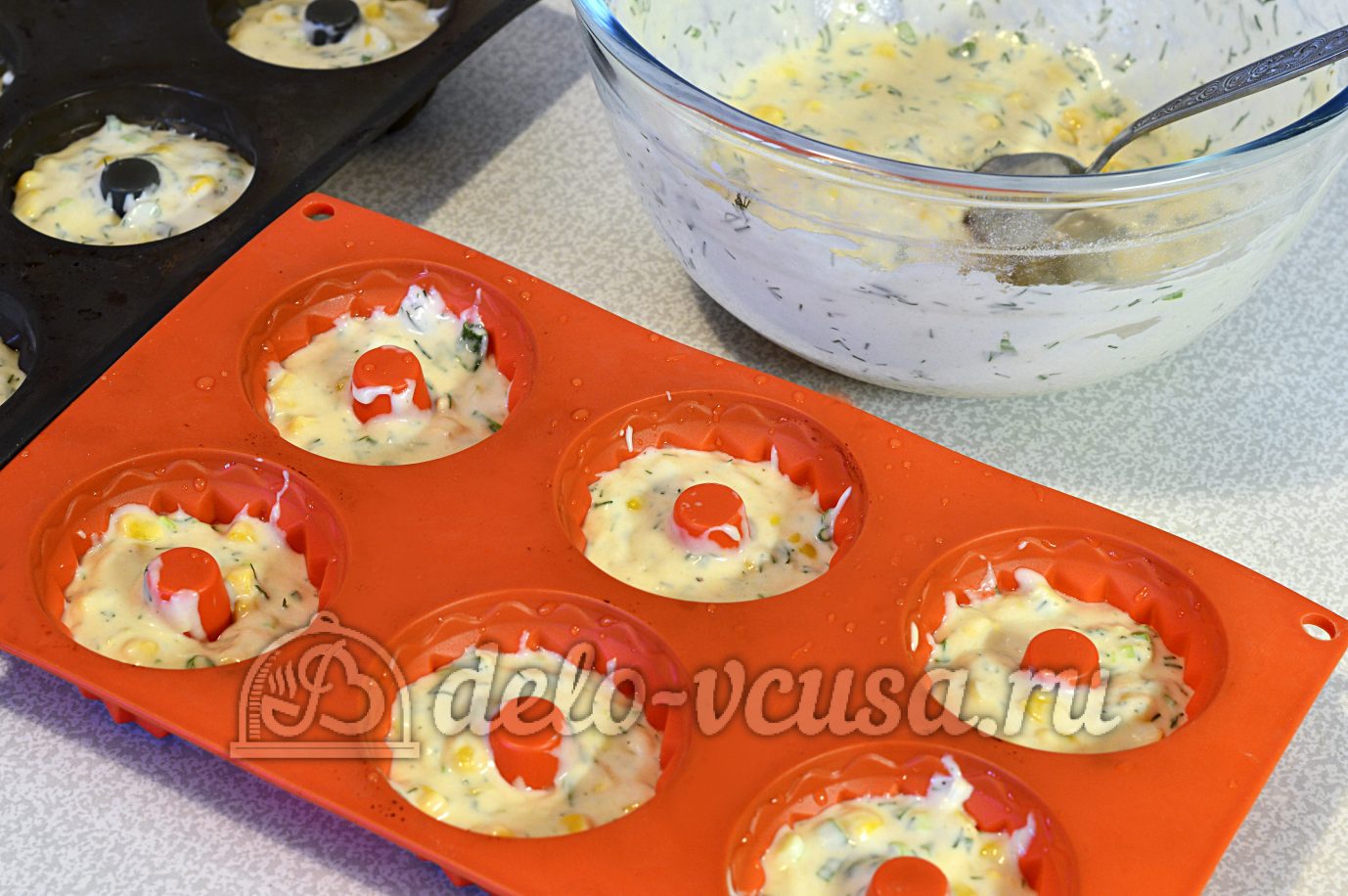 Шаг 6 приготовления Маффины с кукурузой и зеленью