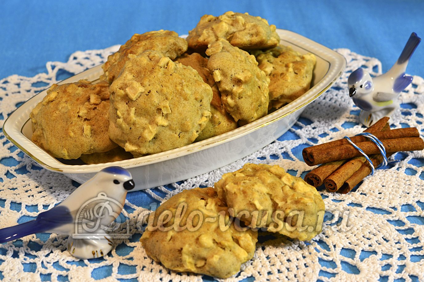 Обложка рецепта Печенье с яблоками и корицей
