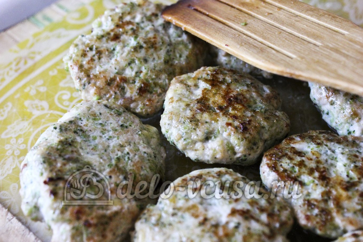 Шаг 10 приготовления Куриные котлеты с брокколи