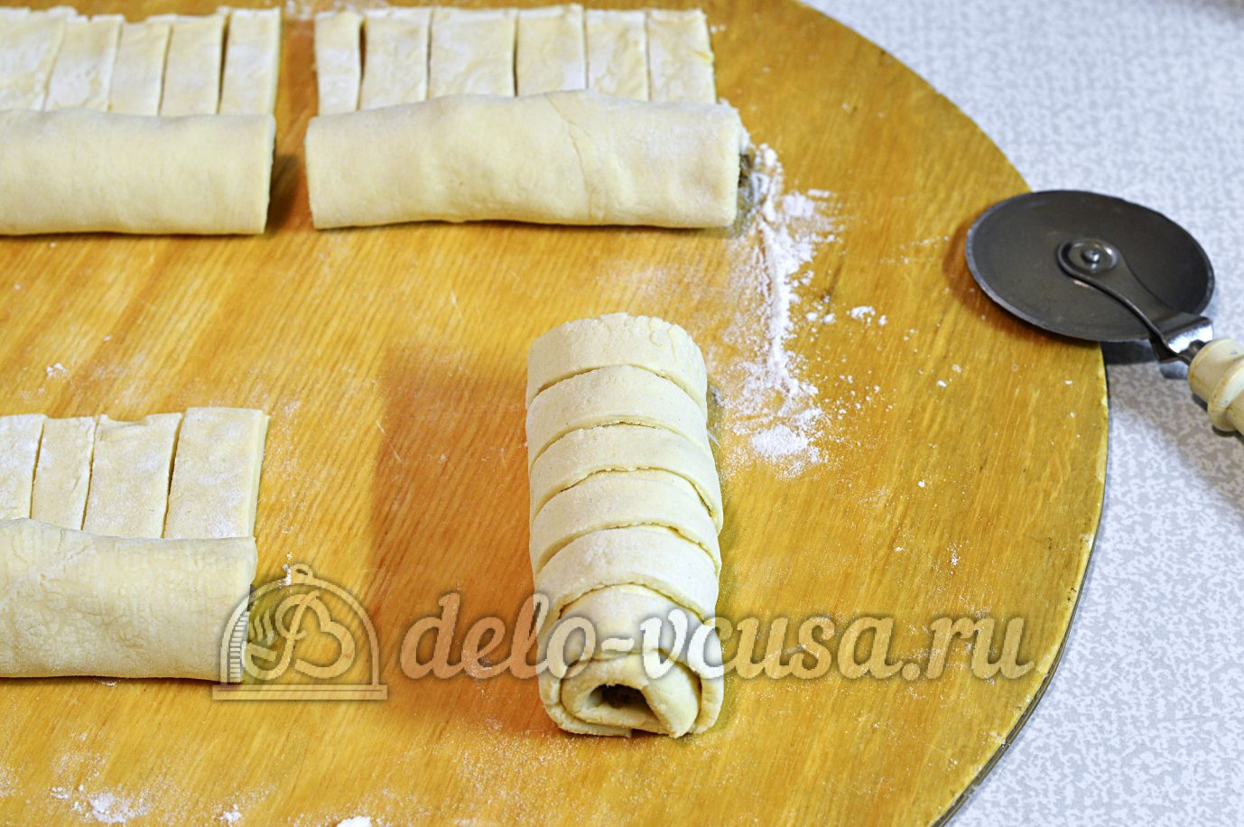 Шаг 10 приготовления Слойки с мясом
