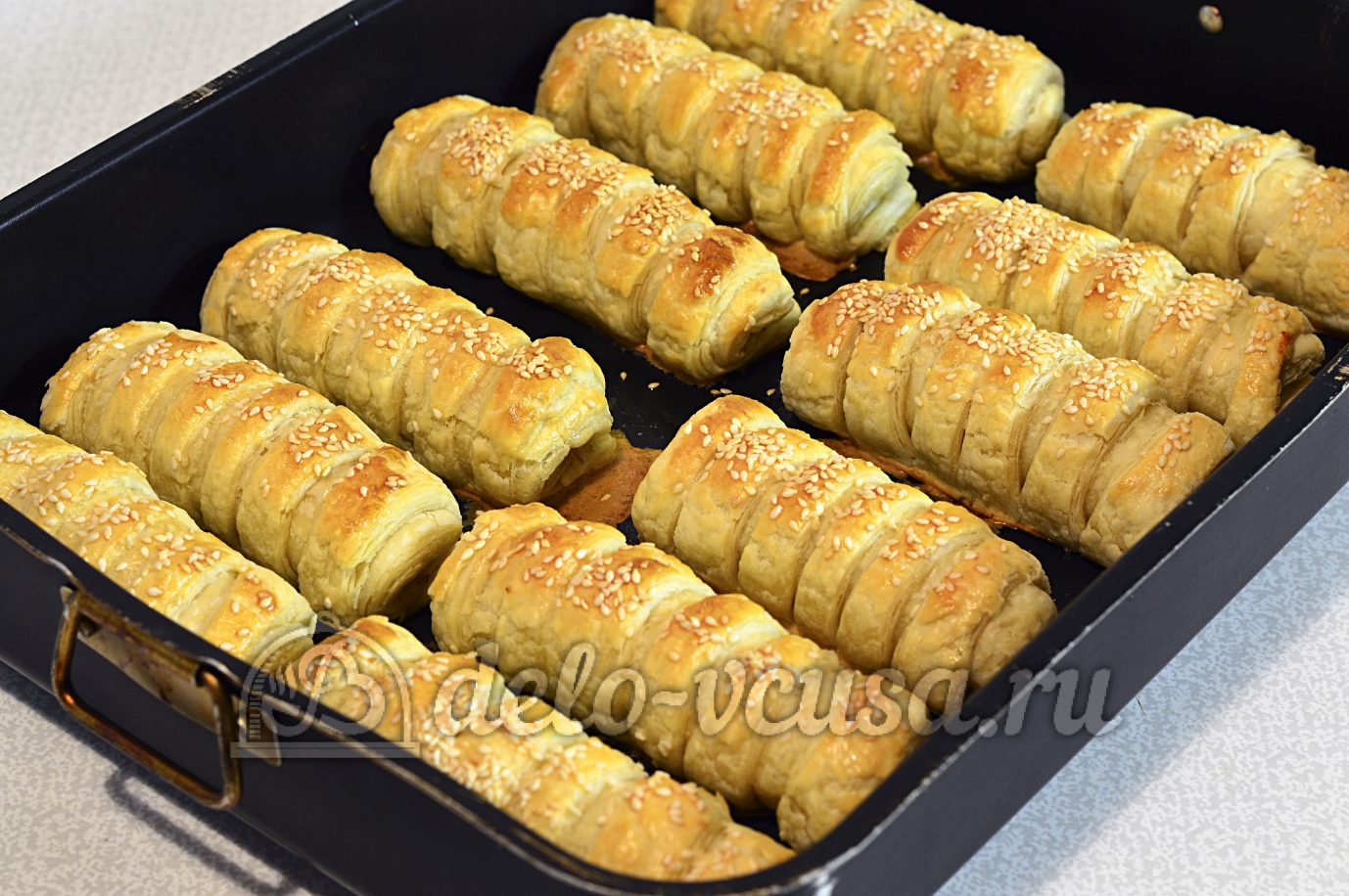 Шаг 14 приготовления Слойки с мясом