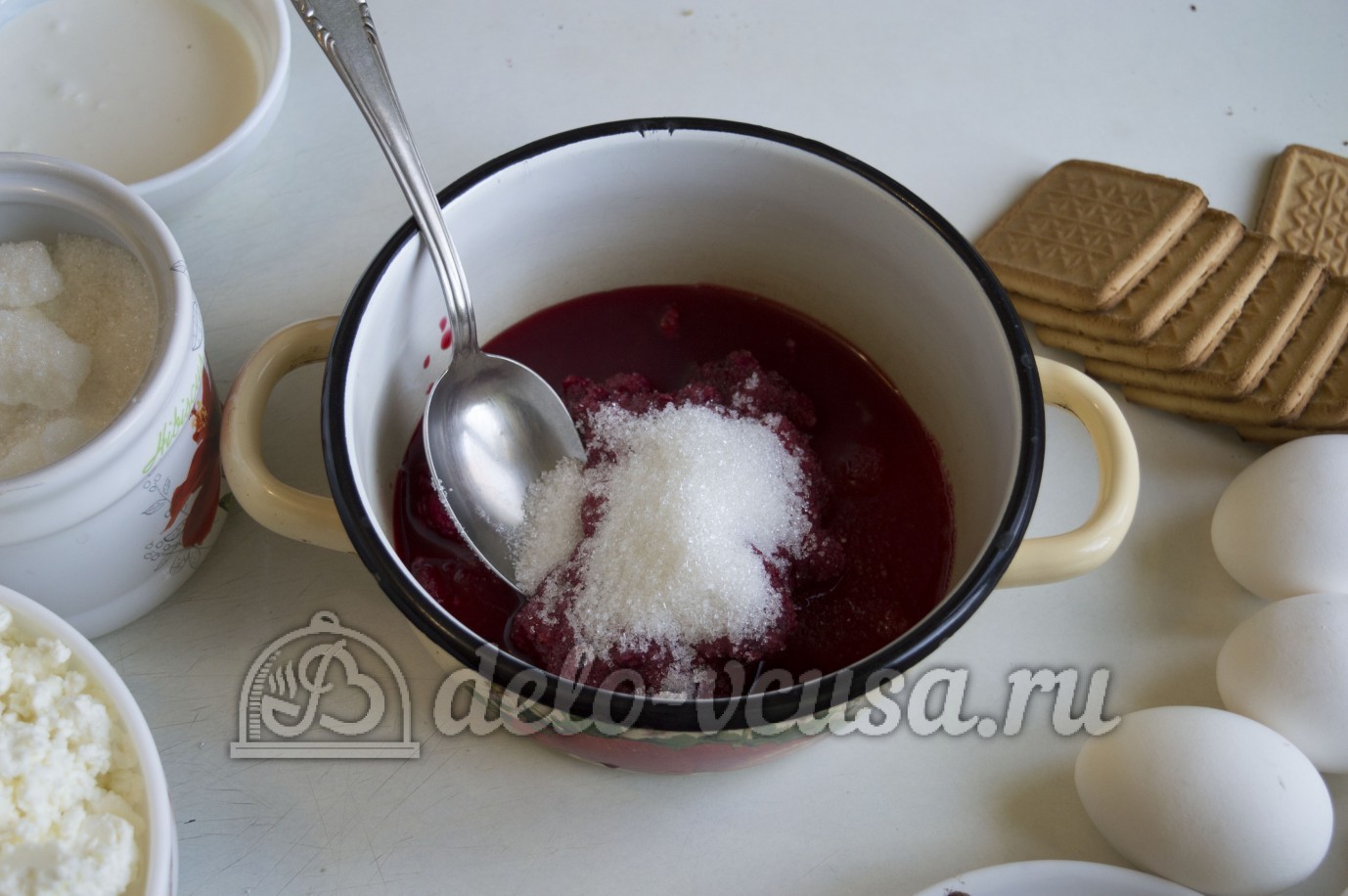 Шаг 1 приготовления Чизкейк с малиной