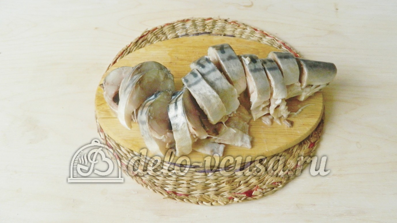 Шаг 1 приготовления Маринованная скумбрия в банке
