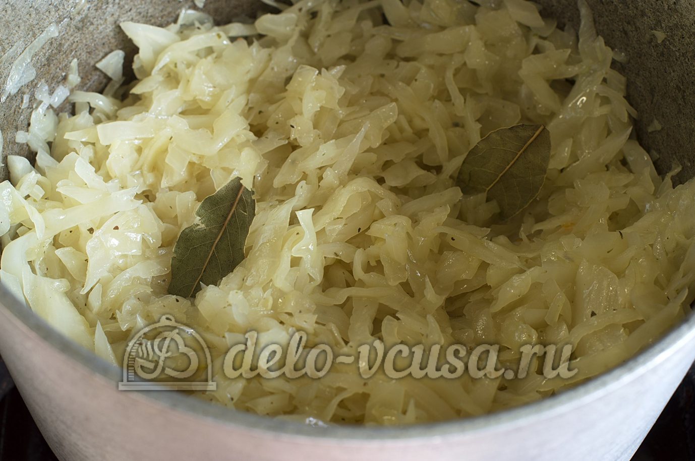 Шаг 10 приготовления Пирожки с капустой и яйцом в духовке