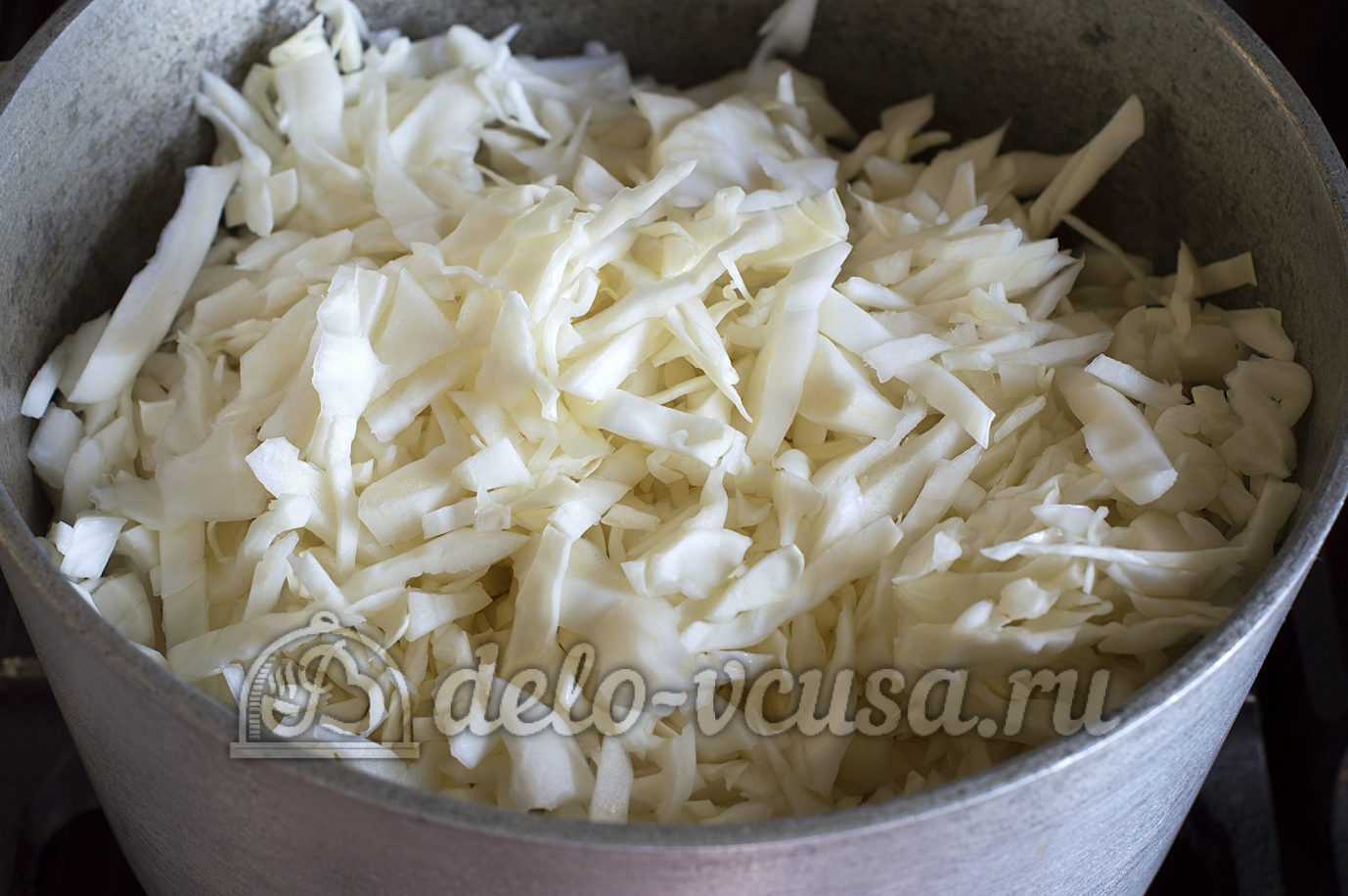 Шаг 9 приготовления Пирожки с капустой и яйцом в духовке