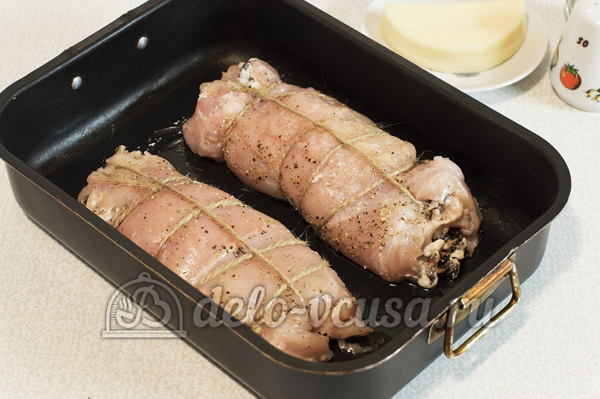 Шаг 10 приготовления Куриный рулет с черносливом