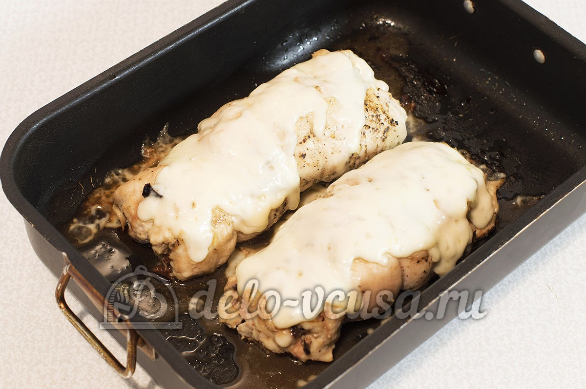 Шаг 13 приготовления Куриный рулет с черносливом