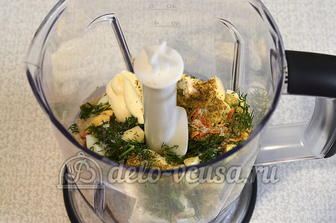 Шаг 9 приготовления Закуска на чипсах с курицей