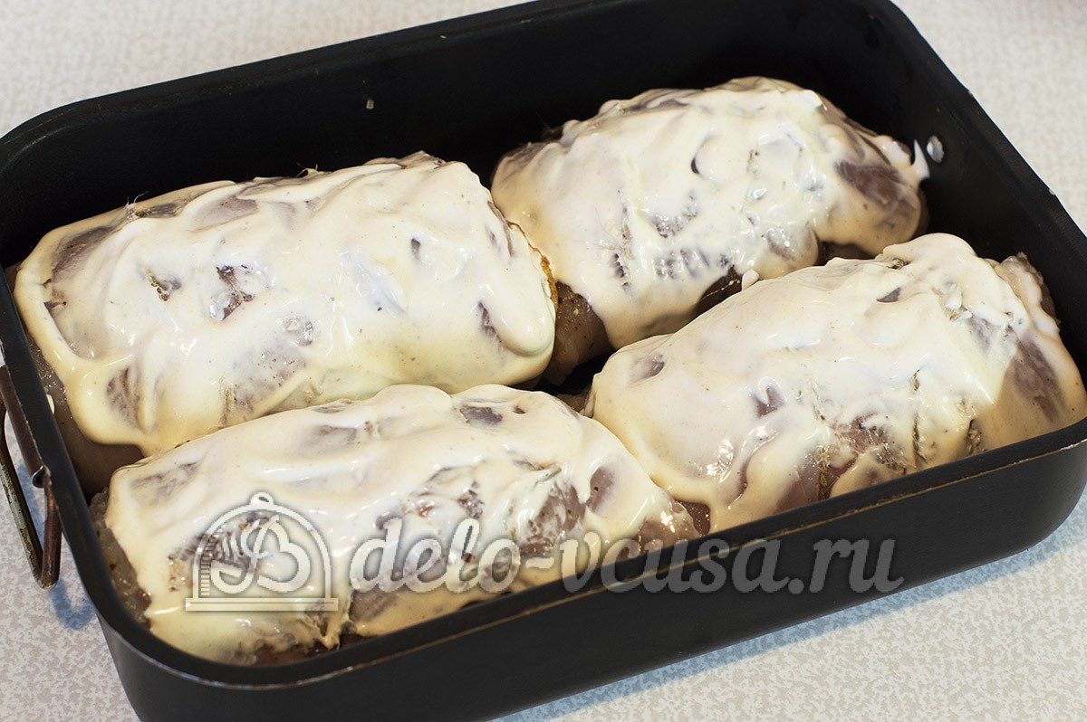 Шаг 15 приготовления Куриный рулет с омлетом