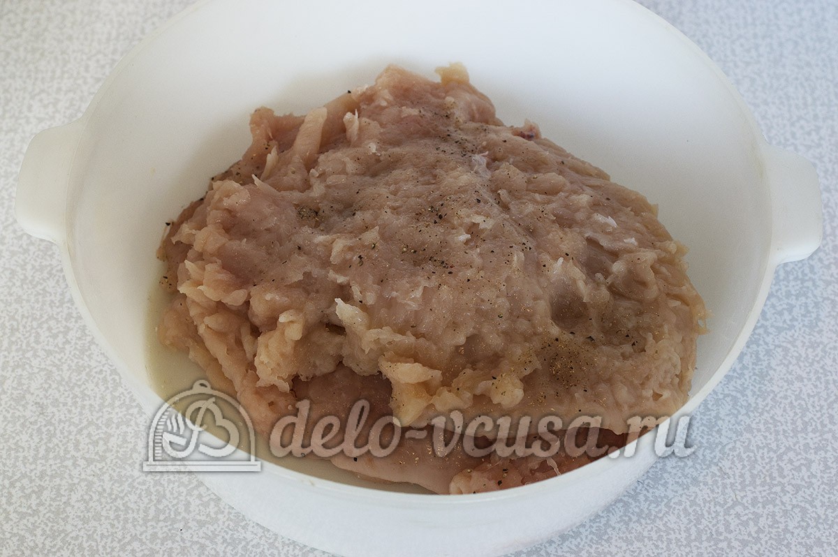 Шаг 2 приготовления Куриный рулет с зеленью