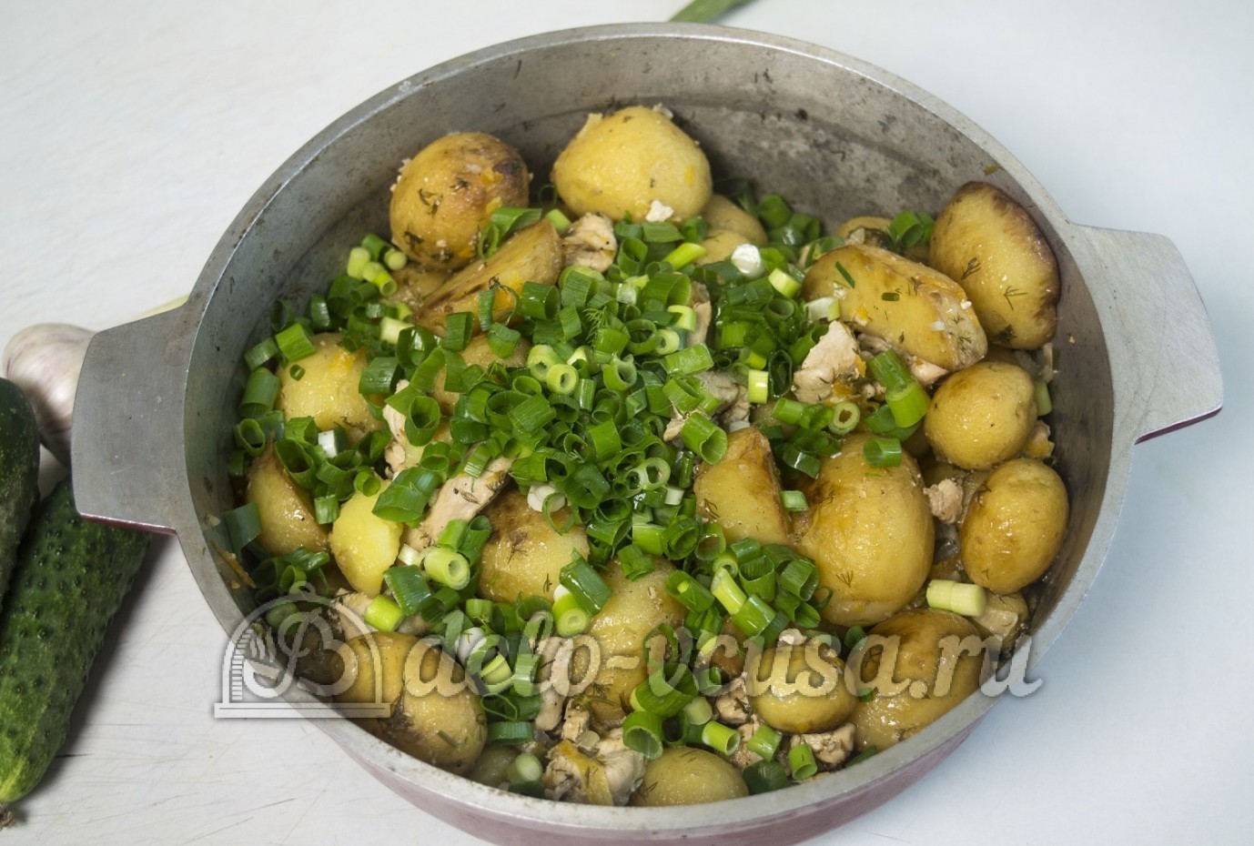 Шаг 7 приготовления Молодая картошка с курицей