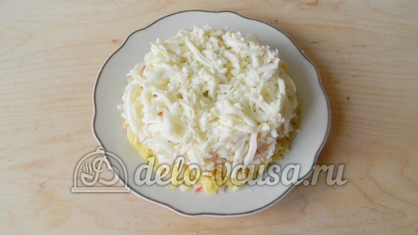 Шаг 5 приготовления Салат Рыжик с крабовыми палочками и морковью