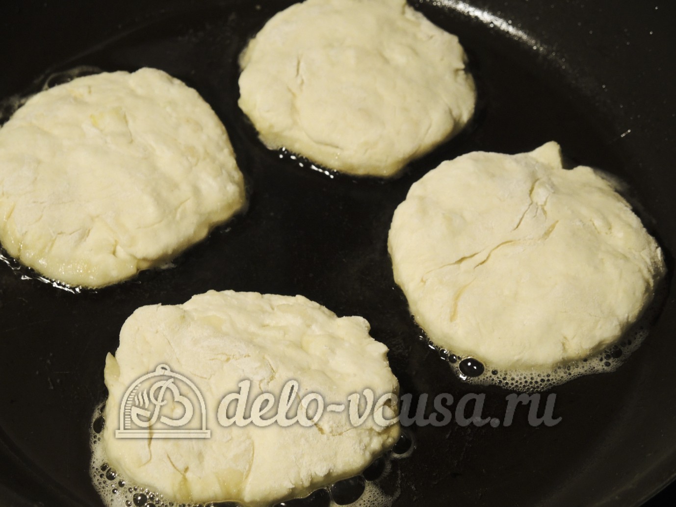 Шаг 7 приготовления Сырники с яблоками