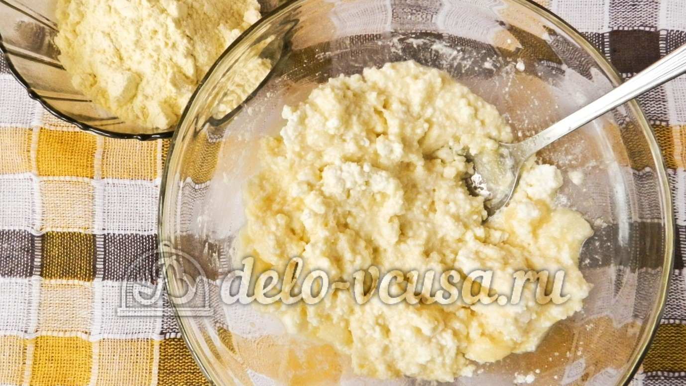 Шаг 3 приготовления Сырники с кукурузной мукой